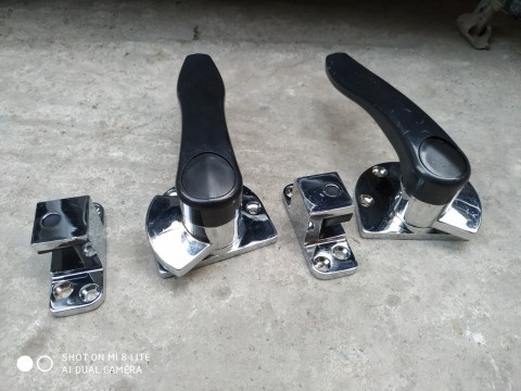 Tay khóa tủ Cơm